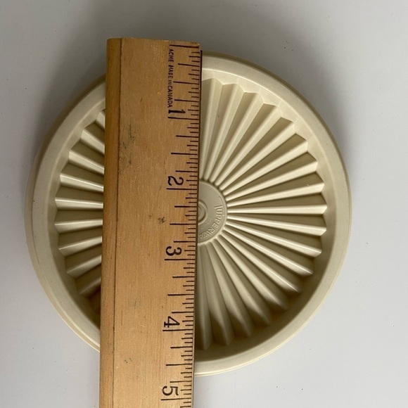 VINTAGE tupperware canister lid 812-19 servalier beige starburst replacement - Picture 3 of 3